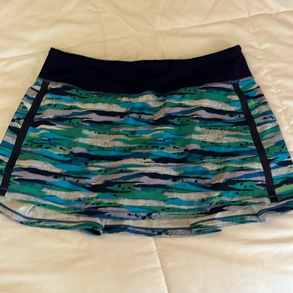 Lululemon skort - Picture 1 of 5